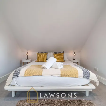 Loft Living By Lawsons With Parking Appartement Windsor Buitenkant foto