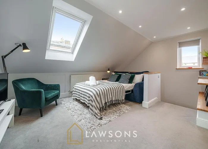 Loft Living By Lawsons With Parking